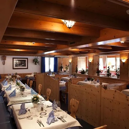 宾馆 爱斯酒店 3*